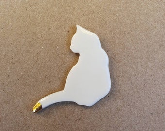 Broche Chat Or Porcelaine, SILVA (Pin's chat), La Belle au bois