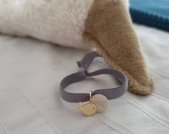 Cadeau enfant Bracelet personnalisé bébé petit garcon gris souris La belle au bois