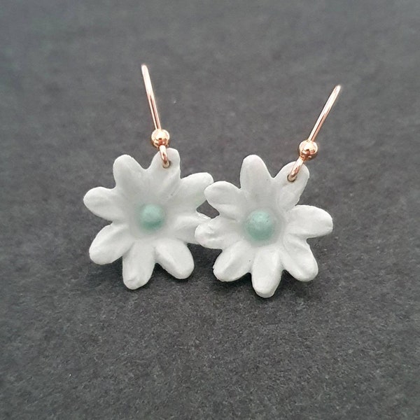 Boucles d'oreilles fleur or et Porcelaine fleurs vert pastel ALEXANDRA (champêtre)