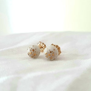 White and gold porcelain pearl earrings, 14k gold filled supports, NATHALIE (everyday earrings)