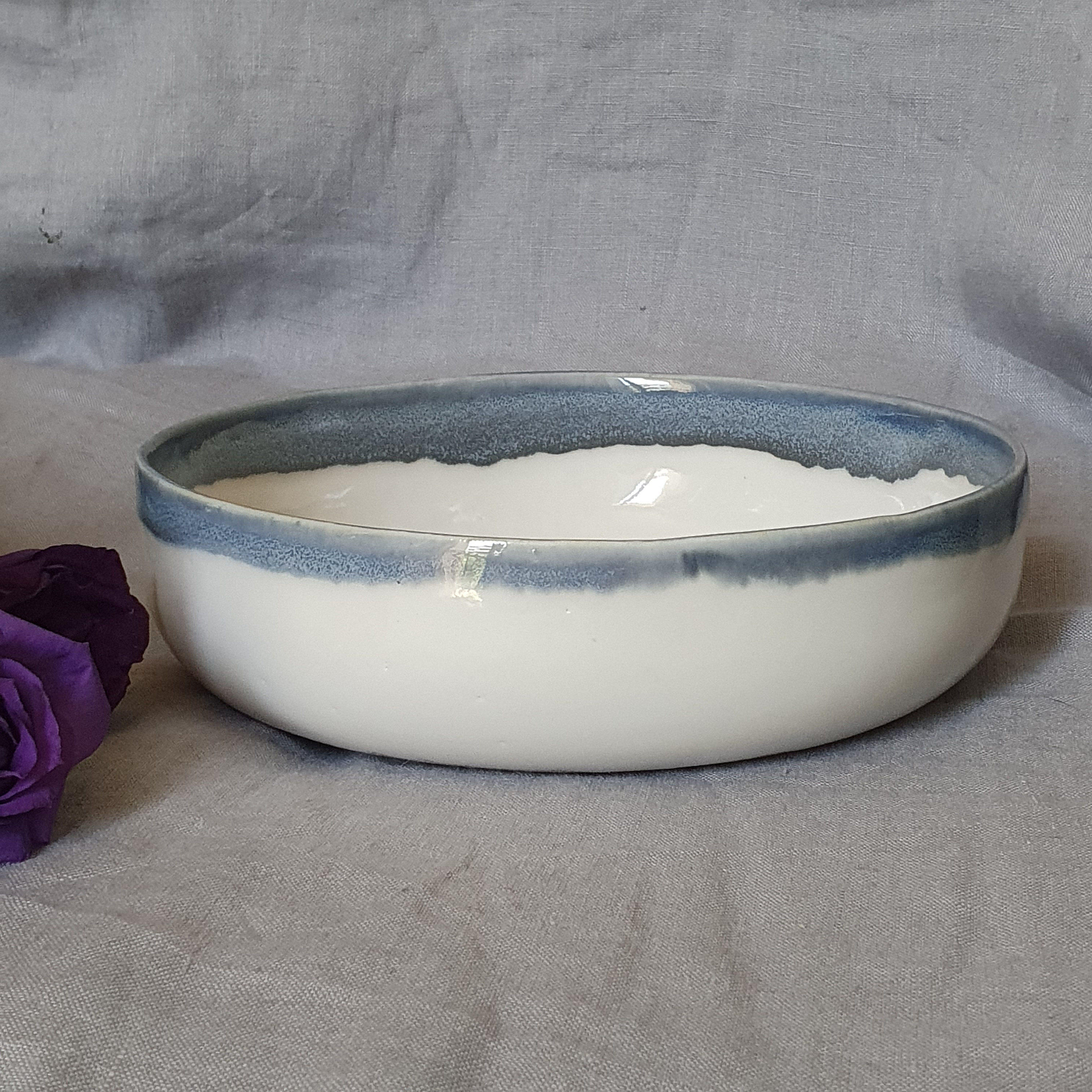 Porcelain and gold deep plate (table decoration)