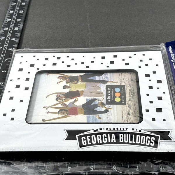 Georgia Bulldogs photo frame holds 4 x 6 in. photo Shelia's Collectibles