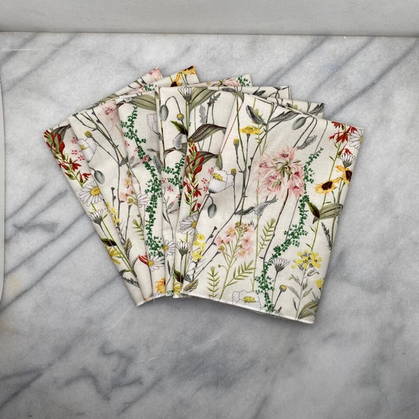 Set of 6 14X14 or 4 18x18 cotton cloth napkins eco friendly napkins cottage core nature meadow napkins Robin bee print spring easter