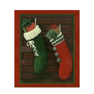Christmas Stocking Crochet Pattern, red & green Stocking, vintage PDF Pattern, Retro PDF Instant Digital Download, Crochet Stocking pattern