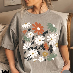 Retro Flowers Tshirt, Boho Wildflowers, Floral Nature Shirt, Oversized Tee, Vintage, Womens Graphic Tshirts, Graphic Tees