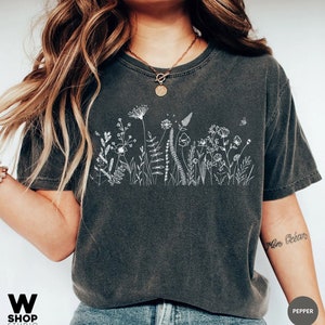 Wildflower Tshirt, Comfort Colors Shirt, Floral Tshirt, Flower Shirt, Gift for Women, Oversized Ladies Shirts, Best Friend Gift