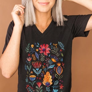 Wildflower Tshirt, Wild Flowers Shirt, Floral Tshirt, Flower Shirt, Gift for Women, Ladies Shirts, Best Friend Gift