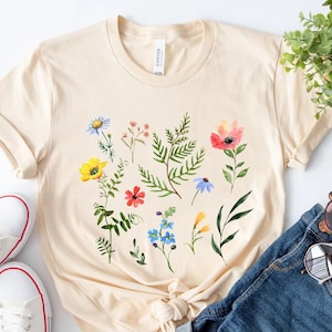 Flower t-shirt, Gift for her, Women trendy shirt, Spring concept, Wild meadow flower nature tee, Floral Tee, Gardener Botanical Shirt