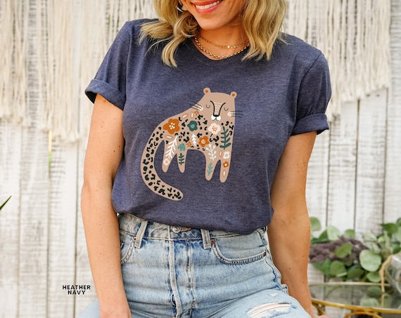 Tiger graphic 2025 tee womens