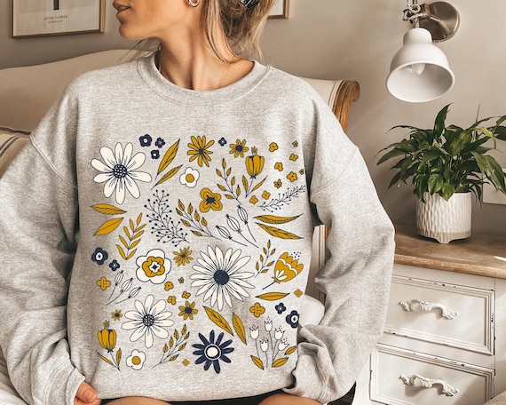 Flower Sweatshirt, Wildflower Women Sweatshirts, Plus Size, Ladies Flower Girl Gifts, Floral Gift, Girlfriend Gift