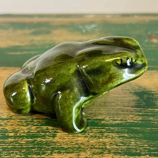 1989 Handmade Ceramic Frog with Eyelashes, Green, Unique Shelf Decor, Gifts for Women, Small 3" Trinket