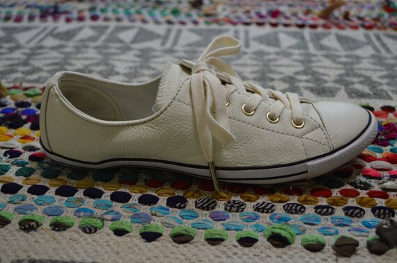 cream leather converse womens