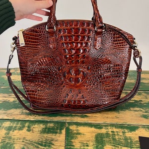 Large Brahmin Purse Hand Bag w/ Removeable Crossbody Strap, Brown Leather, Crocodile Skin Texture Embossed Leather, NWOT Designer Fashion image 4