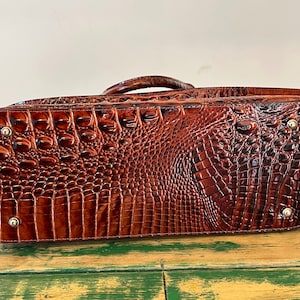 Large Brahmin Purse Hand Bag w/ Removeable Crossbody Strap, Brown Leather, Crocodile Skin Texture Embossed Leather, NWOT Designer Fashion image 5