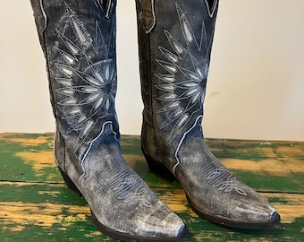 Laredo Distressed Grey Cowboy Boots w/ Cut Out Silver Starbursts, Women's Size 7.5, Western Fashion