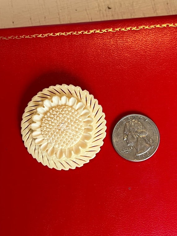 Carved Bone Flower Pin Brooch, Vintage Accessorie… - image 4