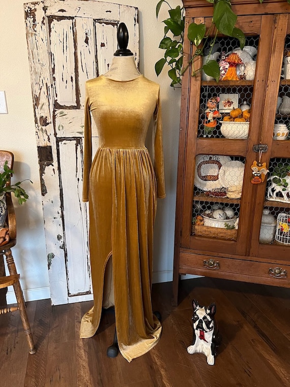Club London Gold Velvet Evening Gown, Long Sleeve Floor Length, Modest High Neck Slit Skirt, NWT, Size 4, Made in UK - Etsy Club London Gold Velvet Evening Gown, Long Sleeve Floor Length, Modest High Neck Slit Skirt, NWT, Size 4, Made in UK - Etsy