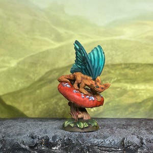 Fairy Dragon, Fey Dragon, Fae Dragon, Pseudo Dragon, Baby Dragon, Familiar - Painted miniature - D&D - Frostgrave - Pathfinder - RPG
