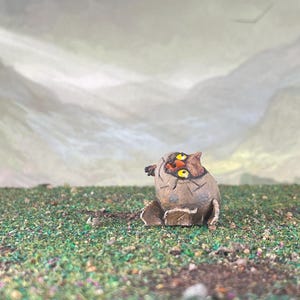 Baby Owlbear hatchling, Owlbear egg - Painted miniature - D&D - Frostgrave - Pathfinder - RPG