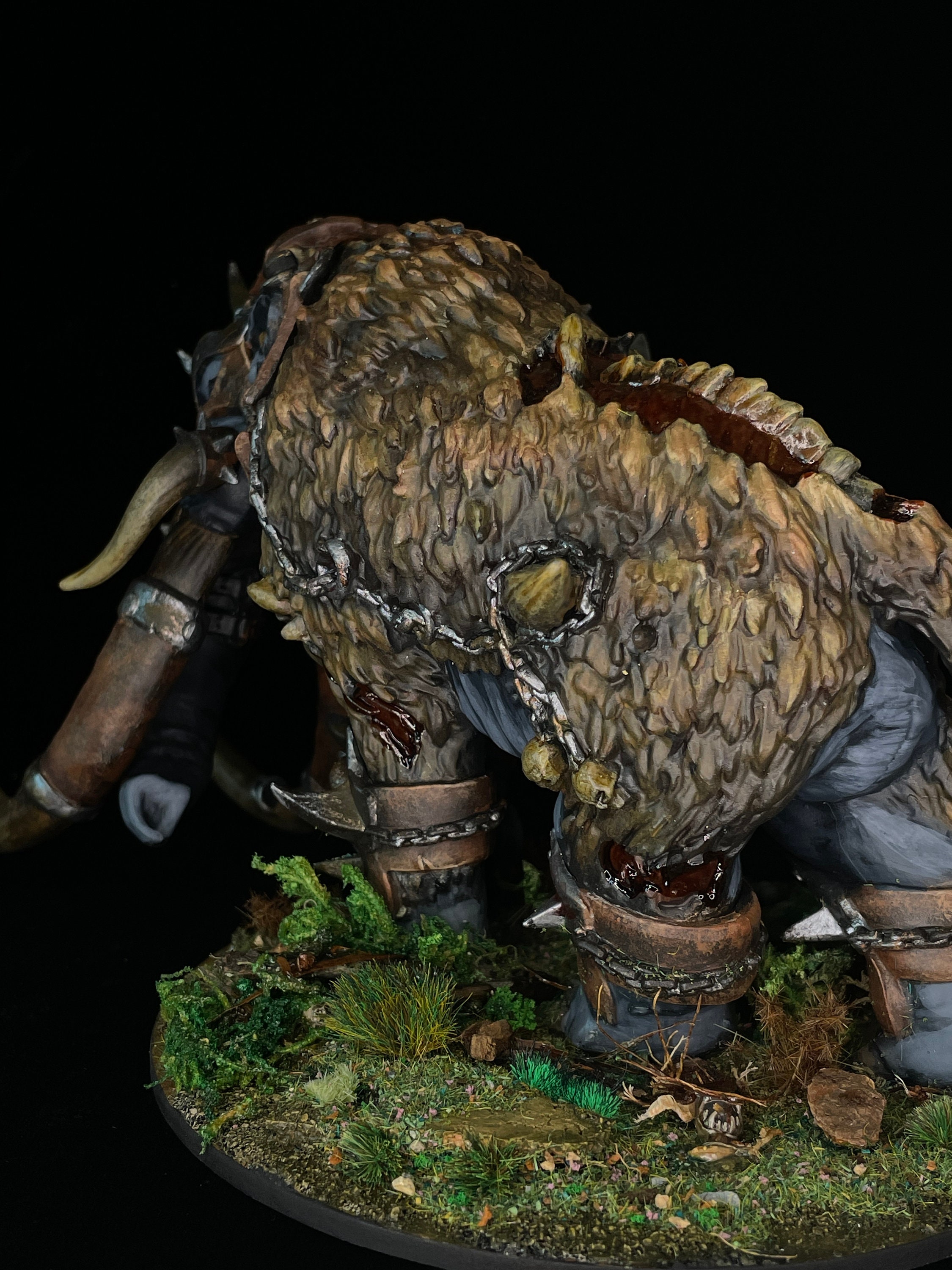 Wounded Colossal War Mammoth - Painted Miniature - D&D