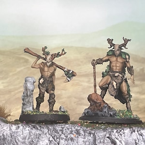 2x Forest guardian, male druids, rangers, green horned guardians - Painted miniature - D&D - Frostgrave - Pathfinder - RPG