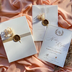 Coffret mariage | Boîte crème blanc cassé | Ruban de veste en vélin unique, cachet de cire et fleur | Design minimaliste personnalisable | Pour un mariage rustique