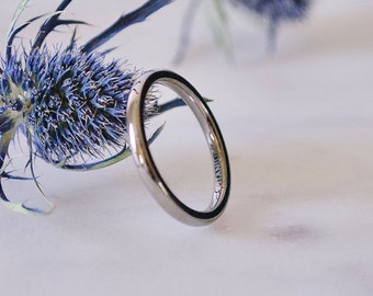 Grå tunn 2 mm titanring - Elegant enkelt armband