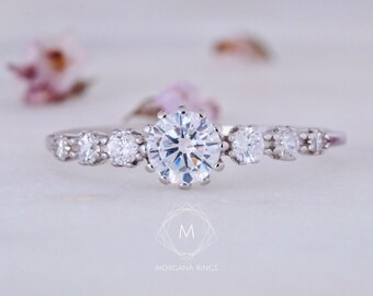Runde Form, Brillant geschliffener weißer Saphir Ring - Vintage inspirierter Floraler Ring