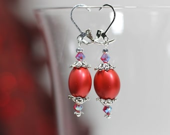 Boucles d’oreilles rouges, perles pastilles en cristal Swarovski, cristaux violet, casquette de perles et dormeuses argentées