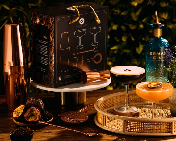 Cocktail Shaker Set W/ 2 X Handmade Glasses. Cocktail Shaker