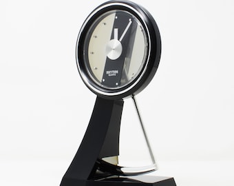 Vintage Rhythm Quartz Table Clock 4RP702 – 1980s Memphis Style Postmodern Design