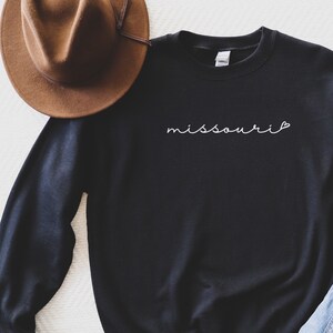 Missouri Love Crewneck Sweatshirt - Missouri Sweatshirt - Missouri Shirt - Missouri Women&#39;s Shirt - Missouri Gift - Missouri T-Shirt