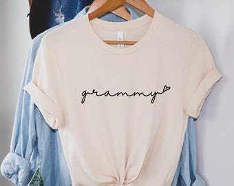 Grammy Love Shirt - Grammy Shirt - Grammy T-Shirt - Pregnancy Announcement Shirt - New Grandma Shirt - Grandma Gift