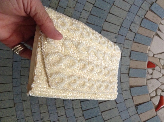 Vintage 1950s Beaded Clutch Purse With Sequins - image 4