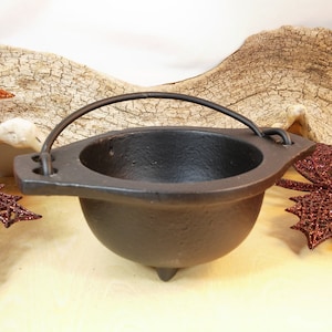Cast iron cauldron with handle, 4-3/4&quot; width at handle, for smudging, incense burning and ritual #20439