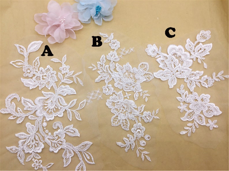 2019 New Arrival Floral Lace Applique 3D Beaded Lace Applique By the Piece Tulle Embroidery Lace Applique for Wedding Dress