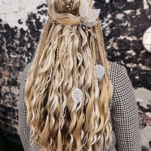 Conjunto loiro Beach Waves de tranças sintéticas, dreadlocks, extensões de dread, cabelos cacheados