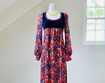 1960er Samt- und Blumen-Empire-Maxikleid