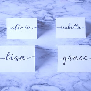 Tarjetas de lugar con caligrafía personalizada minimalista, etiquetas para nombres, tarjetas de nombre escritas a mano, tarjetas de lugar