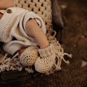 COTTON BABY BOOTIES ~ Newborn Baby shoes ~ Baby Shower Gift ~ Unisex Baby Present ~ Crochet Baby Outfit ~ Baby Boy ~ Photo Prop ~
