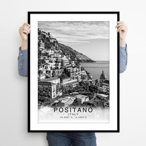 Stampa di Positano, Poster di Positano, Decorazione murale unica, Stampa di viaggio di Positano, Coordinate di Positano in bianco e nero, Stampa dell'Italia, Arte di viaggio