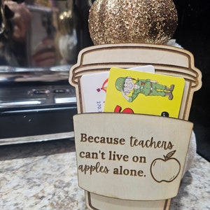 Portatarjetas de regalo con forma de taza de café/Portamonedas exclusivo grabado en madera/Starbucks Dutch Bros Dunkin Donuts Krispy Kreme/Tarjeta de agradecimiento para maestros