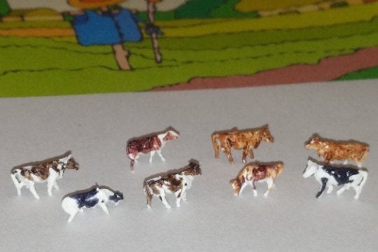 Plastic toy cows in bulk 2025