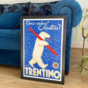 Poster Trentino: stampa di viaggio vintage con orso sciatore italiano