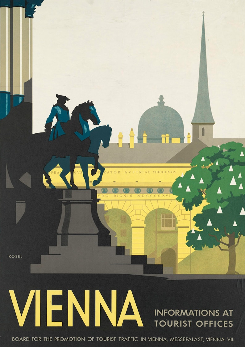 Op de afbeelding: Een vintage reisposter voor Wenen, Oostenrijk. De poster toont een zwart silhouet van een man te paard voor een geel gebouw met bogen. De tekst "VIENNA" staat in grote gele letters onderaan de poster. De tekst "INFORMATIONS AT TOURIST OFFICES" staat in kleinere zwarte letters onder de naam van de stad. De tekst "BOARD FOR THE PROMOTION OF TOURIST TRAFFIC IN VIENNA, MESSEPALAST, VIENNA VII." staat in nog kleinere zwarte letters helemaal onderaan de poster.