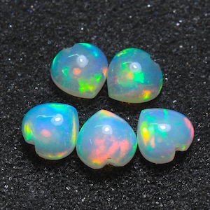 AAA Grade Opal Cabochon, Cabochon mit flacher Rückseite Herzform, natürlicher äthiopischer Opal, Opal Erstaunliches Feuer 100% echte MM Größe
