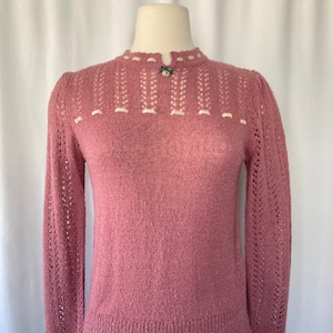 Vintage 70&#39;s 80s Women&#39;s Pink Knit Lace Sweater by Alberoy - Small