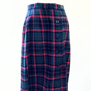 Vintage 60&#39;s 70&#39;s Pendleton Wool A-Line Midi Red, Black & Green Plaid Skirt - Small