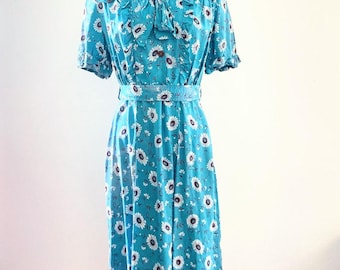 Vintage 30's 40's Women's Blue and White Floral Rayon Midi Dress  - Small  **With Flaws**
