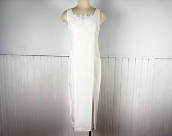 Vintage 80's 90's White Sleeveless Rayon Blend Sheath Dress by R.J. & Co - Small